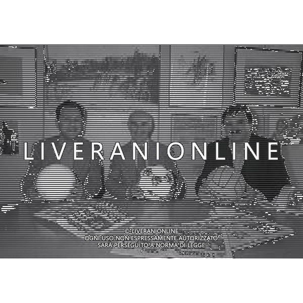 1994 MILANO REDAZIONE DELLA GAZZETTA DELLO SPORT INCONTRO CON JULIO VELASCO ARRIGO SACCHI E RATKO RUDIC NELLA FOTO JULIO VELASCO ARRIGO SACCHI E RATKO RUDIC AG ALDO LIVERANI SAS