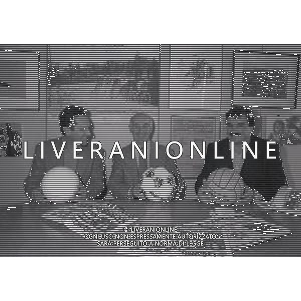 1994 MILANO REDAZIONE DELLA GAZZETTA DELLO SPORT INCONTRO CON JULIO VELASCO ARRIGO SACCHI E RATKO RUDIC NELLA FOTO JULIO VELASCO ARRIGO SACCHI E RATKO RUDIC AG ALDO LIVERANI SAS