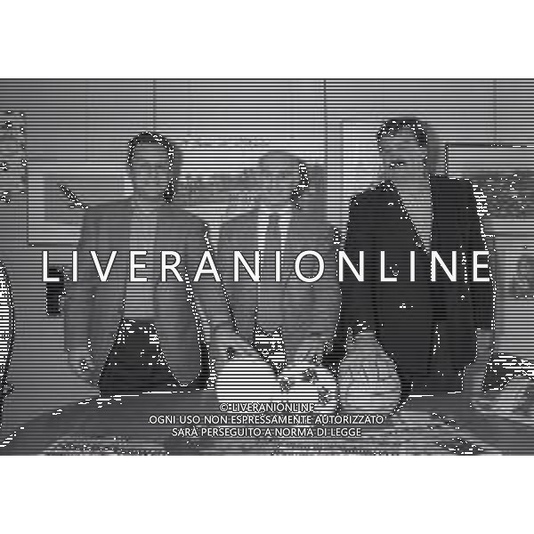 1994 MILANO REDAZIONE DELLA GAZZETTA DELLO SPORT INCONTRO CON JULIO VELASCO ARRIGO SACCHI E RATKO RUDIC NELLA FOTO JULIO VELASCO ARRIGO SACCHI E RATKO RUDIC AG ALDO LIVERANI SAS