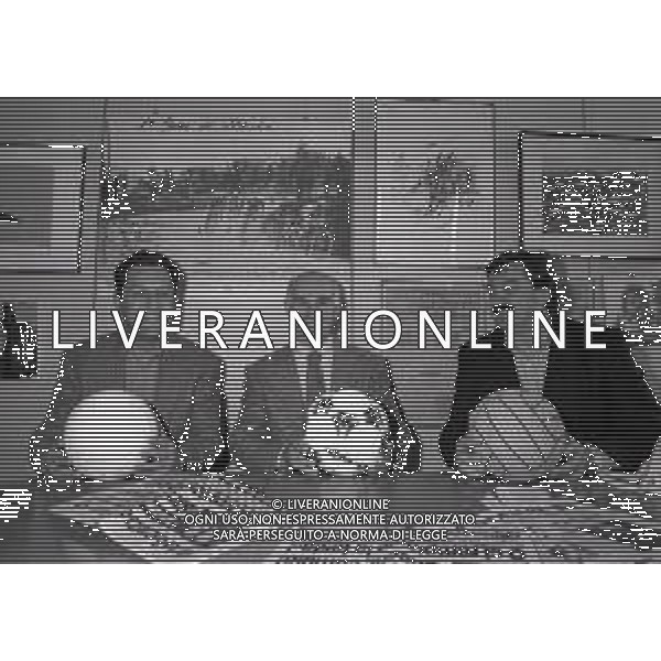 1994 MILANO REDAZIONE DELLA GAZZETTA DELLO SPORT INCONTRO CON JULIO VELASCO ARRIGO SACCHI E RATKO RUDIC NELLA FOTO JULIO VELASCO ARRIGO SACCHI E RATKO RUDIC AG ALDO LIVERANI SAS