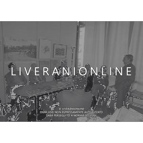 1994 MILANO REDAZIONE DELLA GAZZETTA DELLO SPORT INCONTRO CON JULIO VELASCO ARRIGO SACCHI E RATKO RUDIC NELLA FOTO JULIO VELASCO ARRIGO SACCHI RATKO RUDIC CON CANDIDO CANNAVO\' E ELIO TRIFARI AG ALDO LIVERANI SAS