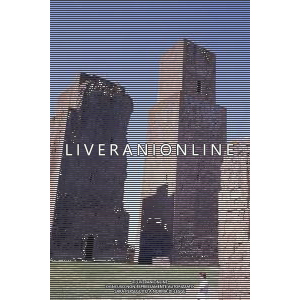 Tuscania nota come Toscanella fino al 1911 è un comune italiano della provincia di Viterbo nel Lazio dista dal capoluogo circa 24 km. NELLA FOTO LA BASILICA DI SAN PIETRO AG ALDO LIVERANI SAS