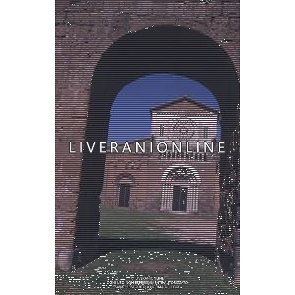 san pietro (VIII-XII secolo) Tuscania (nota come Toscanella fino al 1911 è un comune italiano della provincia di Viterbo nel Lazio dista dal capoluogo circa 24 km. NELLA FOTO LA BASILICA DI SAN PIETRO AG ALDO LIVERANI SAS