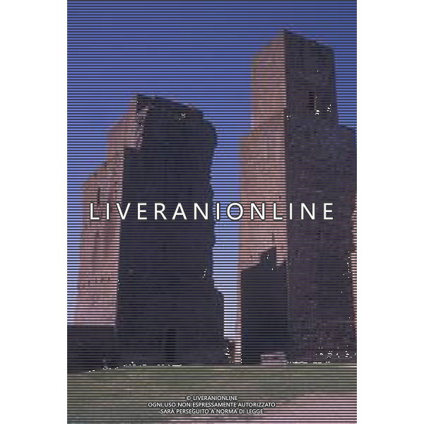 san pietro (VIII-XII secolo) TORRI CAMPANARIE Tuscania (nota come Toscanella fino al 1911 è un comune italiano della provincia di Viterbo nel Lazio dista dal capoluogo circa 24 km. NELLA FOTO LE TORRI CAMPANARE AG ALDO LIVERANI SAS