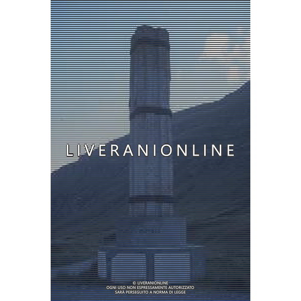 ITALIA FRANCIA CONFINE MONCENISIO NELLA FOTO IL CONFINE TRA LA FRANCIA E L\'ITALIA AL PASSO DEL MONCENISIO MONUMENTO AGLI ALPINI AG ALDO LIVERANI SAS