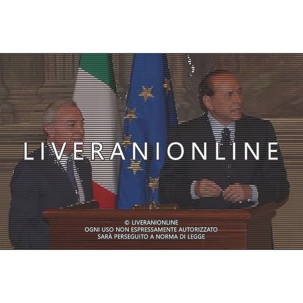 ROMA, 10-06-2005 SILVIO BERLUSCONI RICEVE A PALAZZO CHIGI GLI ORGANIZZATORI DEI GIOCHI OLIMPICI DI TORINO 2006. NELLA FOTO : GIANNI LETTA - SILVIO BERLUSCONI FOTO ALDO LIVERANI