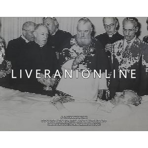 Papa Pio XII, detto Pastor Angelicus Eugenio Maria Giuseppe Giovanni Pacelli è stato il 260º papa della Chiesa cattolica e 2º sovrano dello Stato della Città del Vaticano dal 2 marzo 1939 al 9 ottobre 1958. NELLA FOTO Papa Pio XII Eugenio Pacelli riceve estrema unzione dal cardinale Tisserant 09/10/1958 AG ALDO LIVERANI SAS
