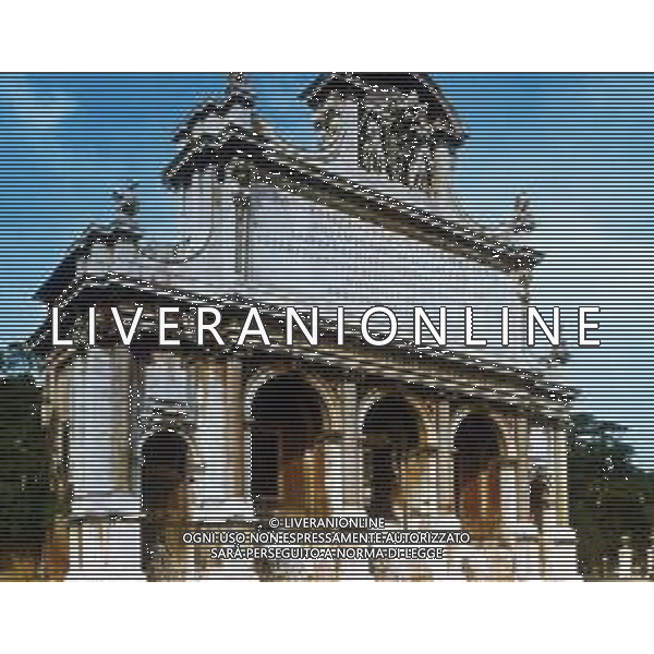 ROMA- La fontana dell\'Acqua Paola si trova a Roma, nel punto in cui la via Garibaldi raggiunge la sommità del Gianicolo, poco prima di porta San Pancrazio. Si tratta della mostra terminale dell\'acquedotto dell\'”Acqua Paola”, ripristinato tra il 1608 e il 1610 da papa Paolo V AG ALDO LIVERANI SAS