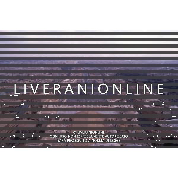 ROMA-PANORAMICHE CITTA\' NELLA FOTO PIAZZA SAN PIETRO AG ALDO LIVERANI SAS