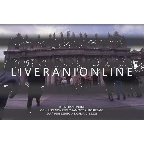ROMA-PANORAMICHE CITTA\' NELLA FOTO PIAZZA SAN PIETRO AG ALDO LIVERANI SAS