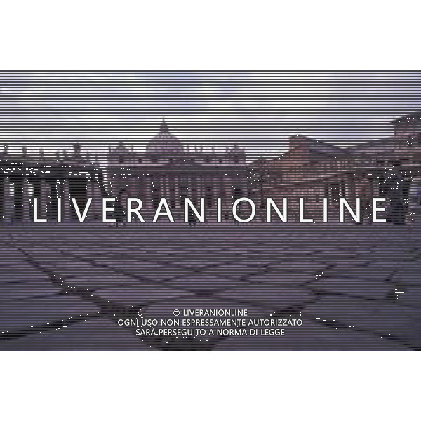 ROMA-PANORAMICHE CITTA\' NELLA FOTO PIAZZA SAN PIETRO AG ALDO LIVERANI SAS