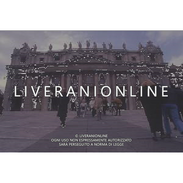 ROMA-PANORAMICHE CITTA\' NELLA FOTO PIAZZA SAN PIETRO AG ALDO LIVERANI SAS