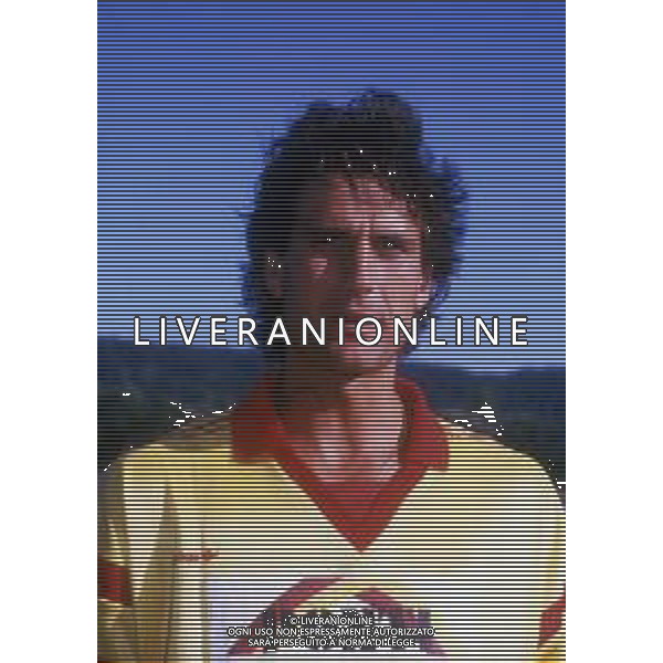 RETROSPETTIVA UBALDO RIGHETTI CALCIATORE NELLA FOTO UBALDO RIGHETTI CON LA MAGLIA DEL LECCE CALCIO AG ALDO LIVERANI SAS