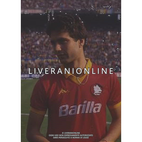 RETROSPETTIVA UBALDO RIGHETTI CALCIATORE NELLA FOTO UBALDO RIGHETTI CON LA MAGLIA DELLA ROMA CALCIO AG ALDO LIVERANI SAS