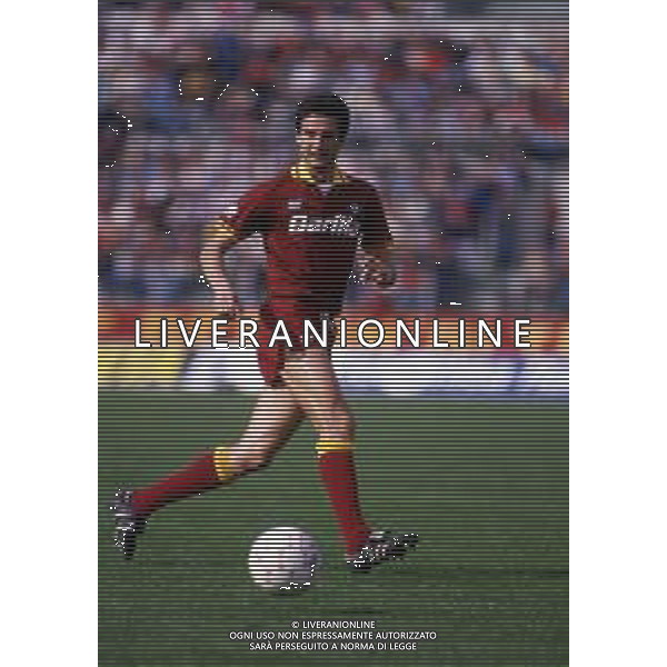 RETROSPETTIVA UBALDO RIGHETTI CALCIATORE NELLA FOTO UBALDO RIGHETTI CON LA MAGLIA DELLA ROMA CALCIO AG ALDO LIVERANI SAS