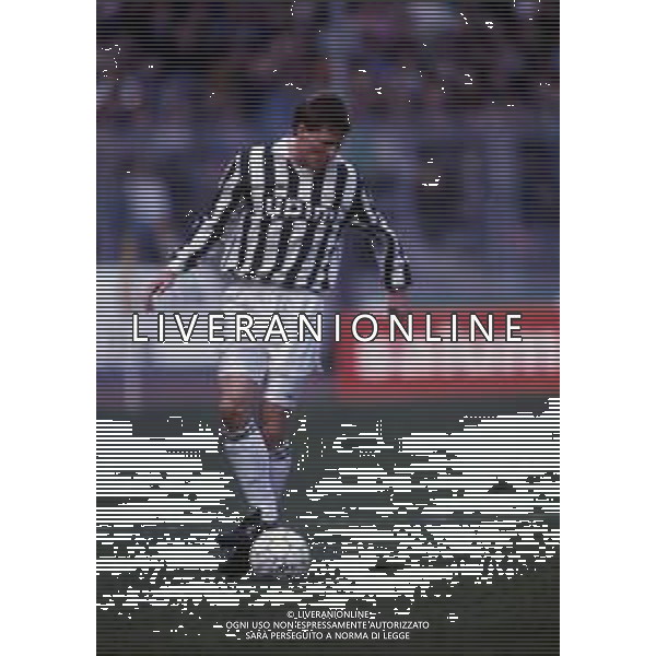 RETROSPETTIVA STEFAN REUTER CALCIATORE NELLA FOTO STEFAN REUTER CON LA MAGLIA DELLA JUVENTUS AG ALDO LIVERANI SAS