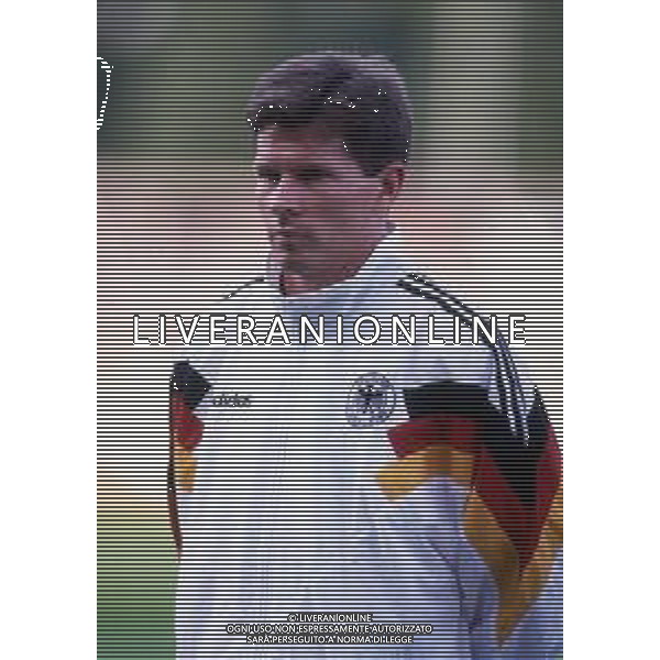 RETROSPETTIVA STEFAN REUTER CALCIATORE NELLA FOTO STEFAN REUTER CON LA MAGLIA DELLA NAZIONALE DELLA GERMANIA AG ALDO LIVERANI SAS