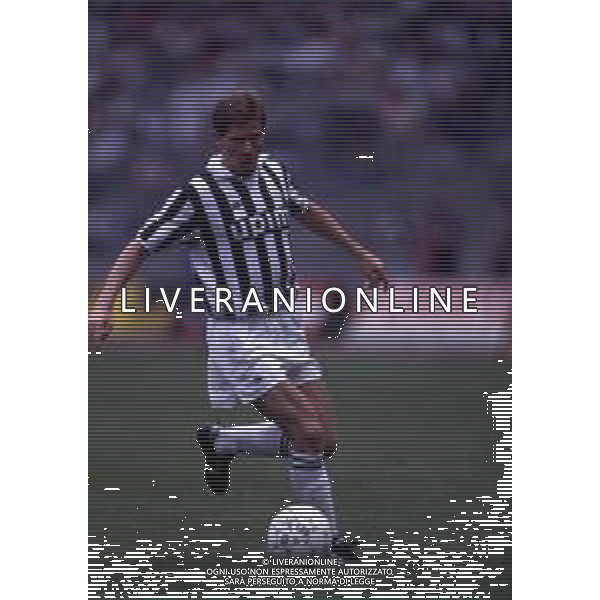 RETROSPETTIVA STEFAN REUTER CALCIATORE NELLA FOTO STEFAN REUTER CON LA MAGLIA DELLA JUVENTUS AG ALDO LIVERANI SAS