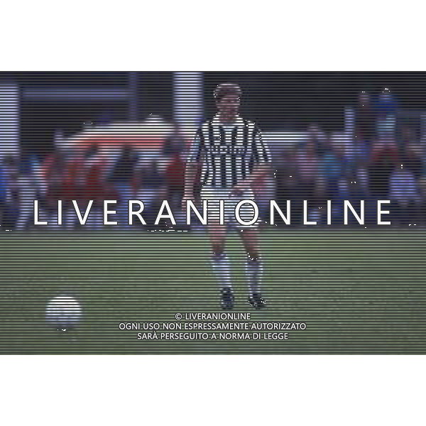 RETROSPETTIVA STEFAN REUTER CALCIATORE NELLA FOTO STEFAN REUTER CON LA MAGLIA DELLA JUVENTUS AG ALDO LIVERANI SAS