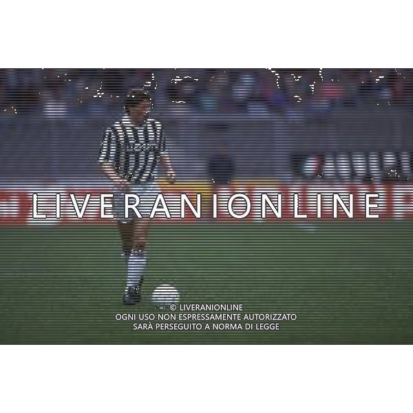 RETROSPETTIVA STEFAN REUTER CALCIATORE NELLA FOTO STEFAN REUTER CON LA MAGLIA DELLA JUVENTUS AG ALDO LIVERANI SAS