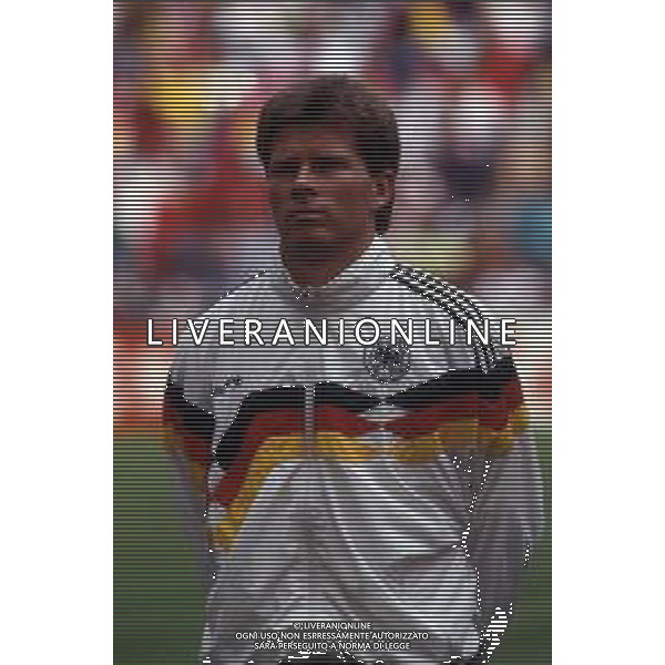 RETROSPETTIVA STEFAN REUTER CALCIATORE NELLA FOTO STEFAN REUTER CON LA MAGLIA DELLA NAZIONALE DELLA GERMANIA AG ALDO LIVERANI SAS