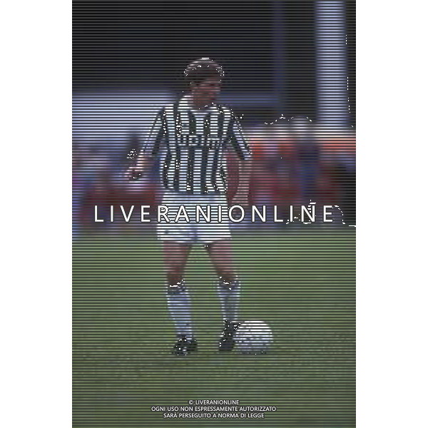 RETROSPETTIVA STEFAN REUTER CALCIATORE NELLA FOTO STEFAN REUTER CON LA MAGLIA DELLA JUVENTUS AG ALDO LIVERANI SAS