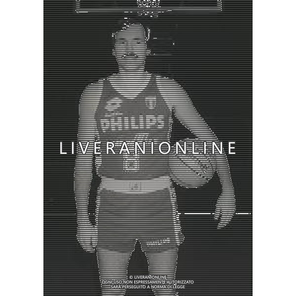 RETROSPETTIVA MIKE D\'ANTONI BASKET 1989 NELLA FOTO MIKE D\'ANTONI CON LA MAGLIA DELLA PHILIPS MILANO AG ALDO LIVERANI SAS