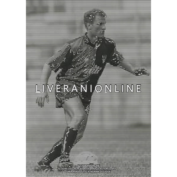 RETROSPETTIVA GENNARO ROUTOLO CALCIATORE NELLA FOTO RUOTOLO GENNARO CON LA MAGLIA DEL GENOA CALCIO AG ALDO LIVERANI SAS