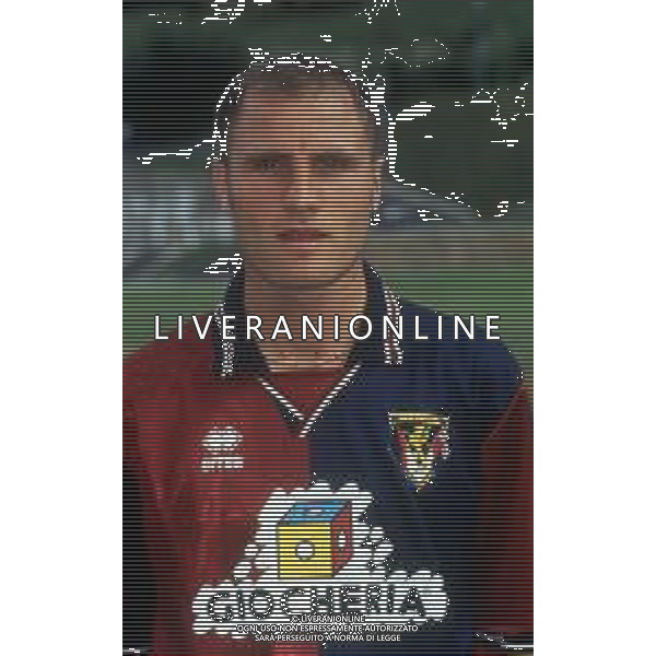RETROSPETTIVA GENNARO ROUTOLO CALCIATORE NELLA FOTO RUOTOLO GENNARO CON LA MAGLIA DEL GENOA CALCIO AG ALDO LIVERANI SAS