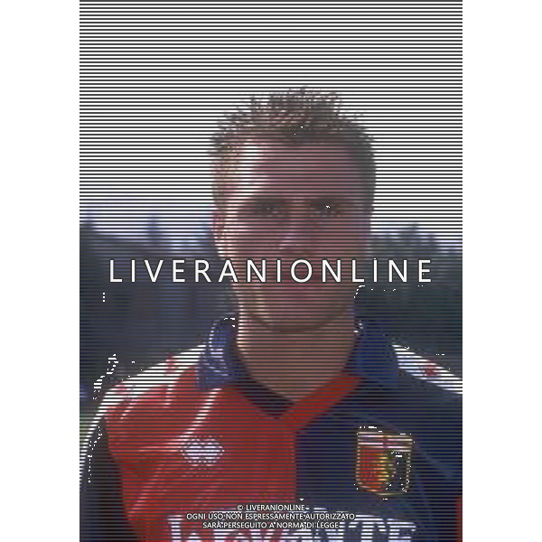 RETROSPETTIVA GENNARO ROUTOLO CALCIATORE NELLA FOTO RUOTOLO GENNARO CON LA MAGLIA DEL GENOA CALCIO AG ALDO LIVERANI SAS