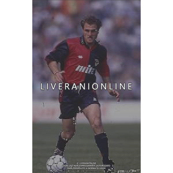 RETROSPETTIVA GENNARO ROUTOLO CALCIATORE NELLA FOTO RUOTOLO GENNARO CON LA MAGLIA DEL GENOA CALCIO AG ALDO LIVERANI SAS