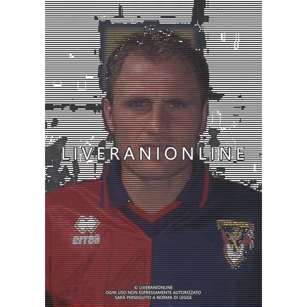 RETROSPETTIVA GENNARO ROUTOLO CALCIATORE NELLA FOTO RUOTOLO GENNARO CON LA MAGLIA DEL GENOA CALCIO AG ALDO LIVERANI SAS