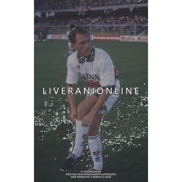 RETROSPETTIVA GENNARO ROUTOLO CALCIATORE NELLA FOTO RUOTOLO GENNARO CON LA MAGLIA DEL GENOA CALCIO AG ALDO LIVERANI SAS
