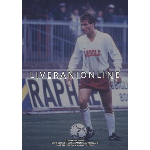 RETROSPETTIVA GENNARO ROUTOLO CALCIATORE NELLA FOTO RUOTOLO GENNARO CON LA MAGLIA DEL AREZZO CALCIO AG ALDO LIVERANI SAS