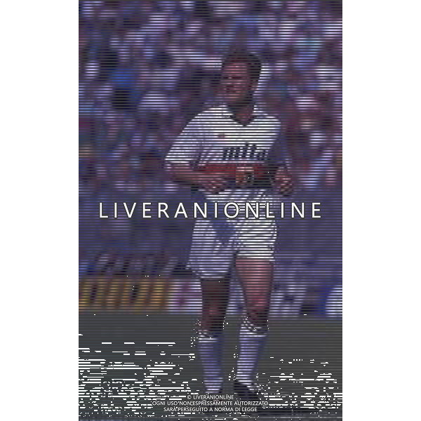 RETROSPETTIVA GENNARO ROUTOLO CALCIATORE NELLA FOTO RUOTOLO GENNARO CON LA MAGLIA DEL GENOA CALCIO AG ALDO LIVERANI SAS