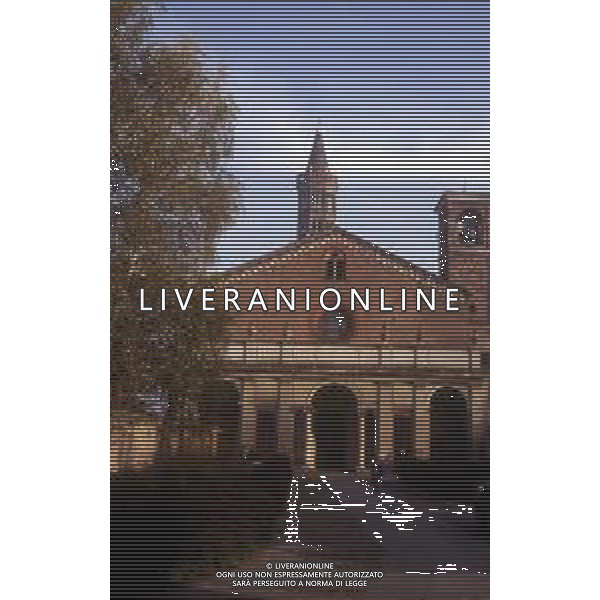 MILANO-L\'abbazia di Santa Maria in Castagnola è un complesso abbaziale situato a Chiaravalle, in provincia di Ancona. Fondata nel XII secolo, rappresenta un pregevole capitolo dell\'architettura romanica in Italia, ma di stile Gotico nell\'interno. AG ALDO LIVERANI SAS