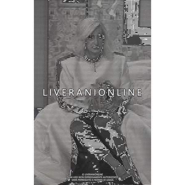 RETROSPETTIVA GIANFRANCO D\'ANGELO ATTORE NELLA FOTO GIANFRANCO D\'ANGELO NELLA TRASMISSIONE TELEVISIVA DRIVE IN NELL\'ANNO 1986 AG ALDO LIVERANI SAS