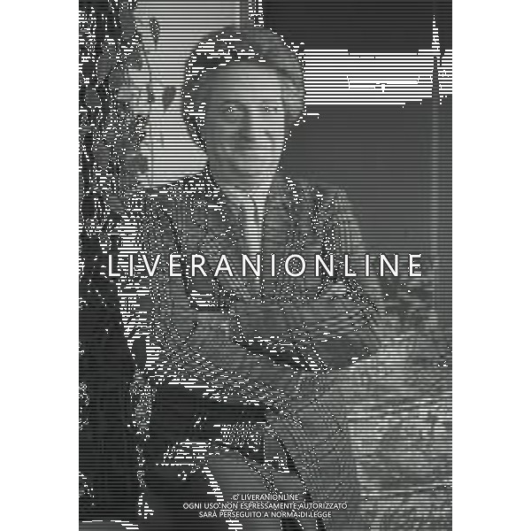 RETROSPETTIVA GIANFRANCO D\'ANGELO ATTORE NELLA FOTO GIANFRANCO D\'ANGELO A TERRAZZA MARTINI MILANO NELL\'ANNO 1989 AG ALDO LIVERANI SAS