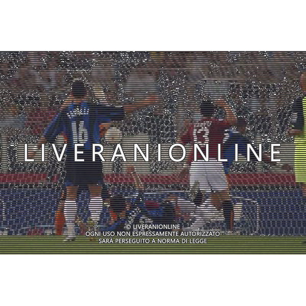 Roma - Inter finale di andata di coppa italia Tim Cup 12/06/2005 nella foto il secondo gol di adriano ph gianni nucci/agenzia aldo liverani