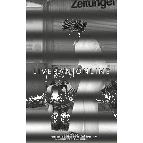 RETROSPETTIVA PRINCIPE EMANUELE FILIBERTO DI SAVOIA NELLA FOTO IL PRINCIPE EMANUELE FILIBERTO DI SAVOIA A SNKT MOTITZ NELL\'ANNO 1974 AG ALDO LIVERANI SAS
