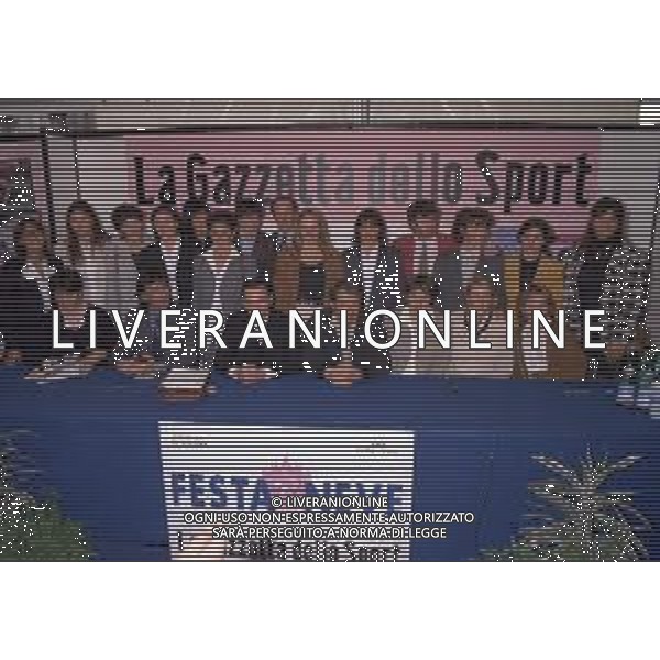 04-10-1996 MILANO FESTA DELLA NEVE ORGANIZZATA DALLA GAZZETTA DELLO SPORT NELLA FOTO PARTECIPANTI ALLA FESTA DELLA NEVE AG ALDO LIVERANI SAS