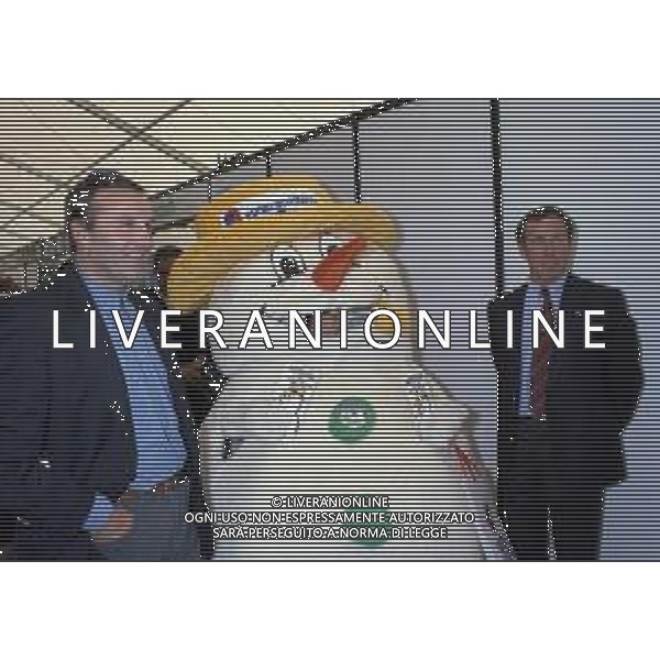 04-10-1996 MILANO FESTA DELLA NEVE ORGANIZZATA DALLA GAZZETTA DELLO SPORT NELLA FOTO GUSTAVO THOENI CON PIERO GROS AG ALDO LIVERANI SAS