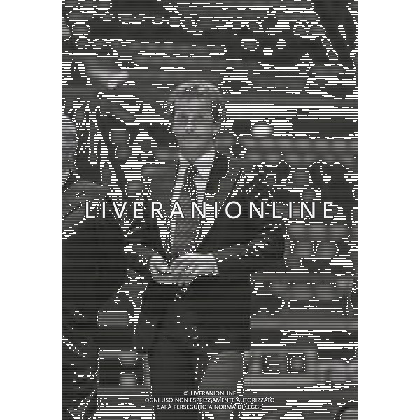 RETROSPETTIVA KLAUS DI BIASI NUOTATORE NELLA FOTO KLAUS DI BIASI NELL\'ANNO 1977 ALLA MANIFESTAZIONE CICLISTICA DELLA SEI GIORNI  AG ALDO LIVERANI SAS 