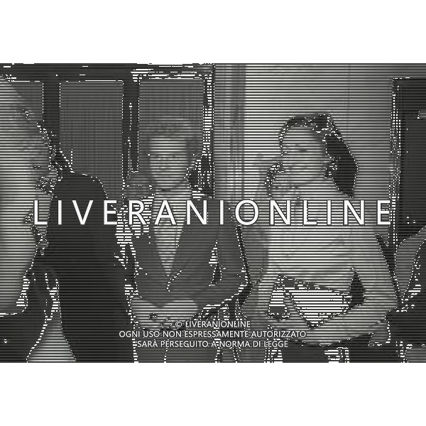 RETROSPETTIVA KLAUS DI BIASI NUOTATORE NELLA FOTO KLAUS DI BIASI A CAMPIONE D\'ITALIA NELL\'ANNO 1974 CON SARA SIMEONI AG ALDO LIVERANI SAS