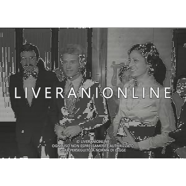 RETROSPETTIVA KLAUS DI BIASI NUOTATORE NELLA FOTO KLAUS DI BIASI A CAMPIONE D\'ITALIA NELL\'ANNO 1974 CON SARA SIMEONI E MARITO AG ALDO LIVERANI SAS