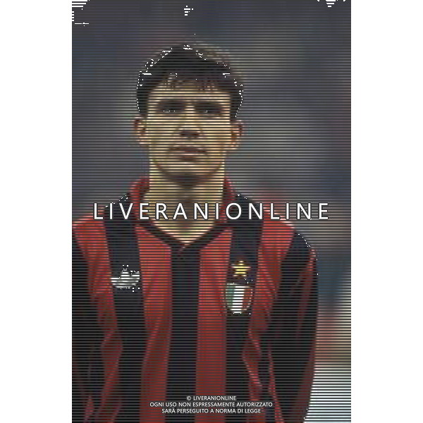 RETROSPETTIVA STEFANO ERANIO CALCIATORE NELLA FOTO STEFANO ERANIO CON LA MAGLIA MILAN CALCIO AG ALDO LIVERANI SAS