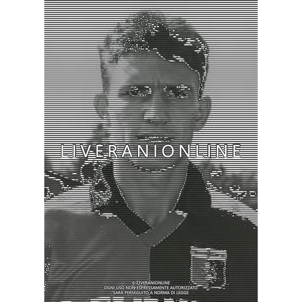 RETROSPETTIVA STEFANO ERANIO CALCIATORE NELLA FOTO STEFANO ERANIO CON LA MAGLIA DEL GENOA CALCIO AG ALDO LIVERANI SAS