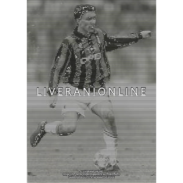 RETROSPETTIVA STEFANO ERANIO CALCIATORE NELLA FOTO STEFANO ERANIO CON LA MAGLIA MILAN CALCIO AG ALDO LIVERANI SAS
