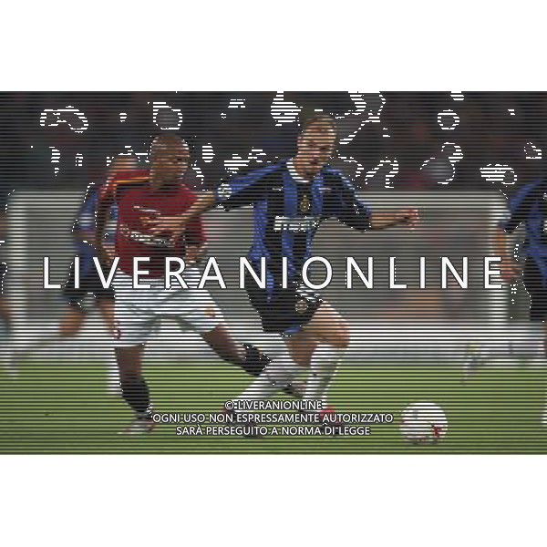 Roma - Inter finale di andata di Coppa Italia Tim Cup 12/06/2005 nella foto esteban cambiasso con olivier dacourt ph terruso/agenzia aldo liverani