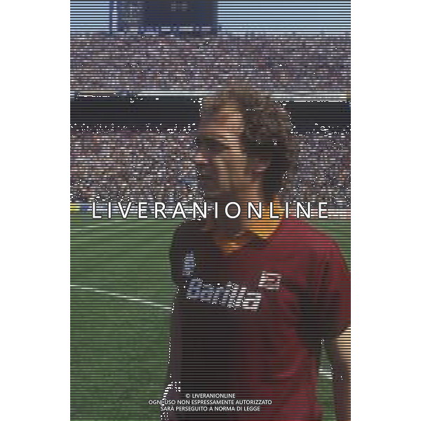 RETROSPETTIVA ROBERTO FALCAO GIOCATORE NELLA FOTO ROBERTO FALCAO CON LA MAGLIA DELLA ROMA CALCIO AG ALDO LIVERANI SAS